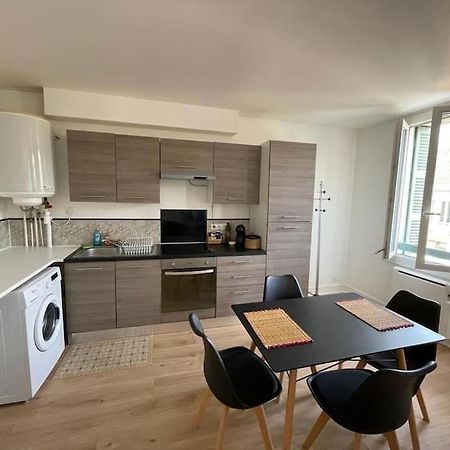 Appartement Avec Terrasse, Parking Gratuit Perigueux Luaran gambar