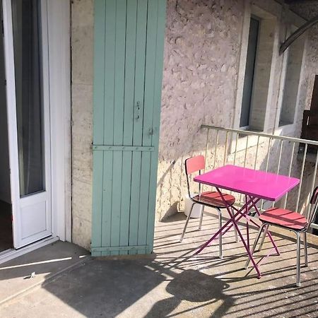 Appartement Avec Terrasse, Parking Gratuit Perigueux Luaran gambar