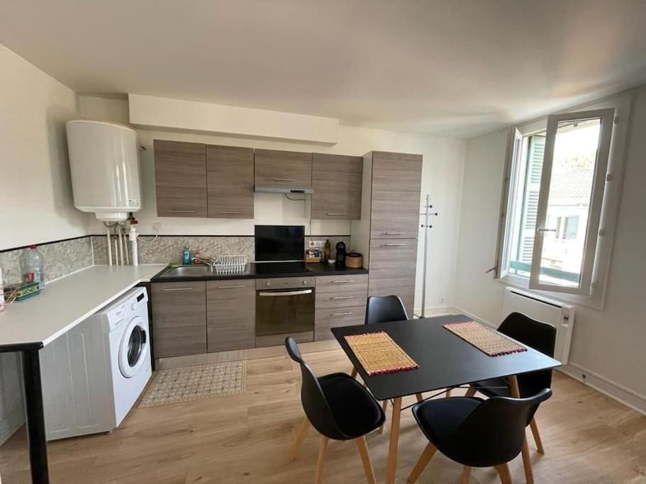 Appartement Avec Terrasse, Parking Gratuit Perigueux Luaran gambar