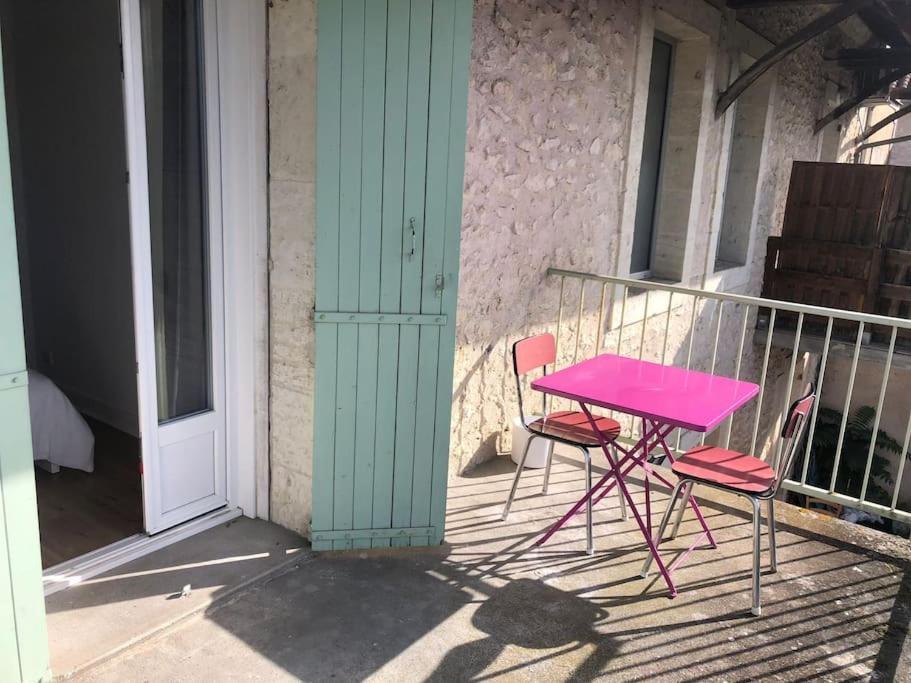 Appartement Avec Terrasse, Parking Gratuit Perigueux Luaran gambar